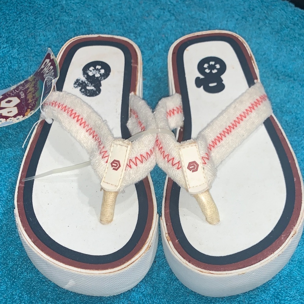 Stylish Kids Flip Flops with Red and White Accents - Picture 1 of 7